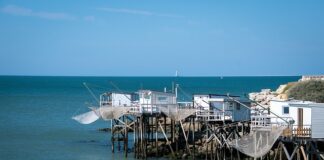 Czy można pływać pontonem po stawie? Czy można pływać pontonem po stawie?